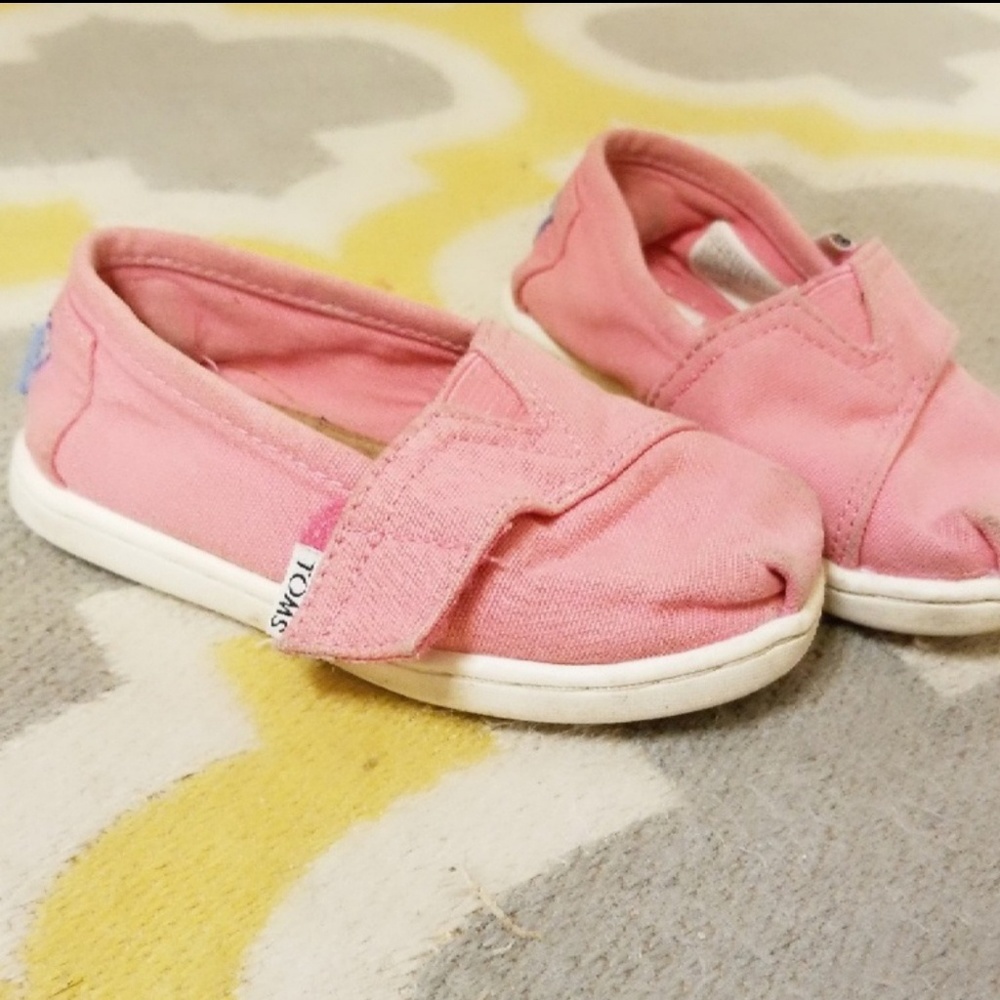 Toms